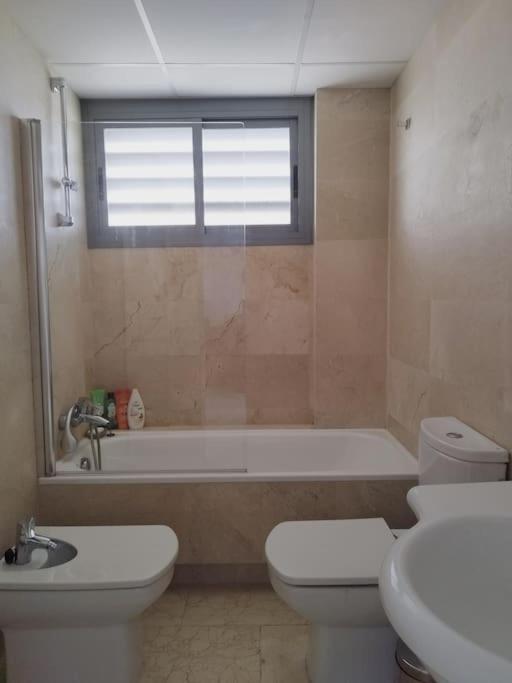 Apartamento Bonito - Playas Las Deveses إل فيرغير المظهر الخارجي الصورة